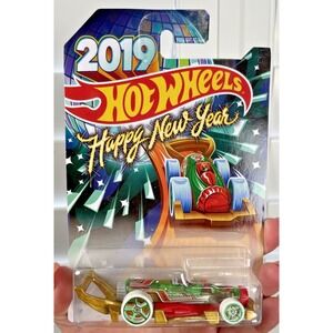Carbonator Green Hot Wheels Happy New Year's 2019 1:64 FKV13-0310 Car Snowman